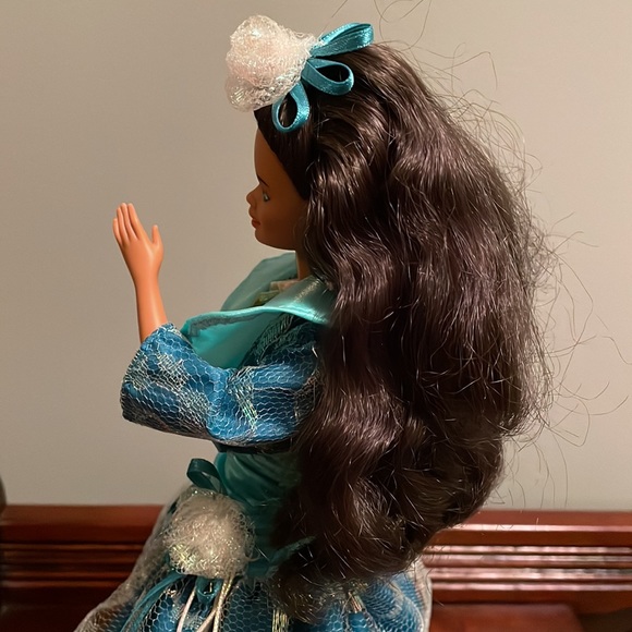 Emerald Elegance 1996 Barbie Limited Edition. - Picture 12 of 15